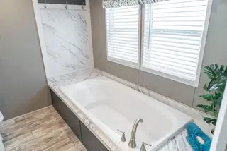 Major bathroom home features