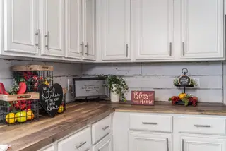 The tyra ii kitchen home features