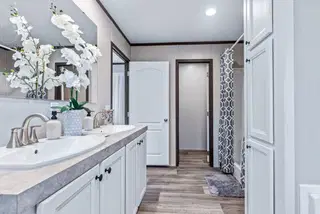 Grand bathroom home features