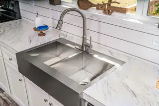 Locklear kitchen home features