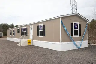 Grand home features