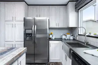 The shoreline kitchen home features