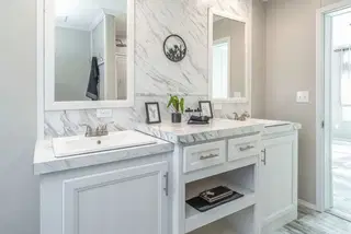 Stella bathroom home features