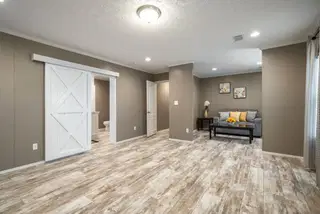 Cascade interior home features
