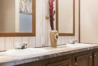 The lodge bathroom home features