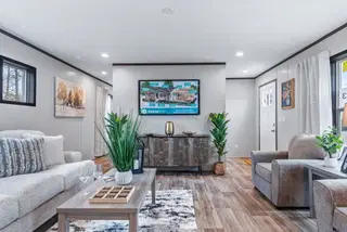 Grand interior home features