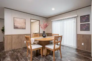 Bella vista interior home features