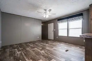 Peyton interior home features