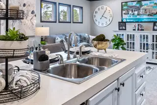 Colossal kitchen home features