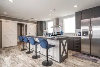 Major kitchen home features