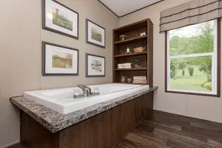 The bayside bathroom home features