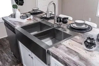 Riverview kitchen home features