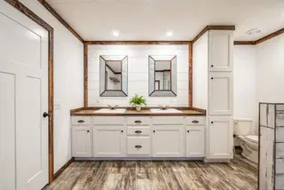 The avalyn bathroom home features