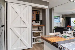 Savannah breeze kitchen home features