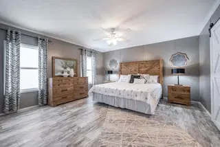 Cascade bedroom home features