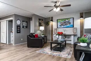 Savannah breeze interior home features