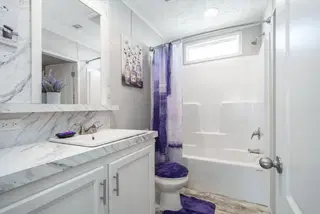 Stella bathroom home features