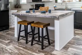 Locklear kitchen home features