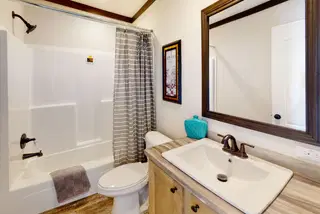 Boujee xl 2 bathroom home features