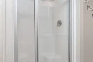 Benjamin bathroom home features