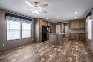 Peyton kitchen home features