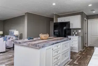 Locklear kitchen home features