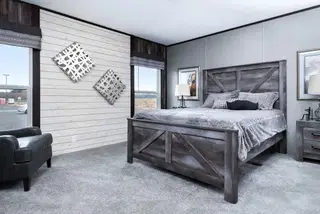 The shoreline bedroom home features